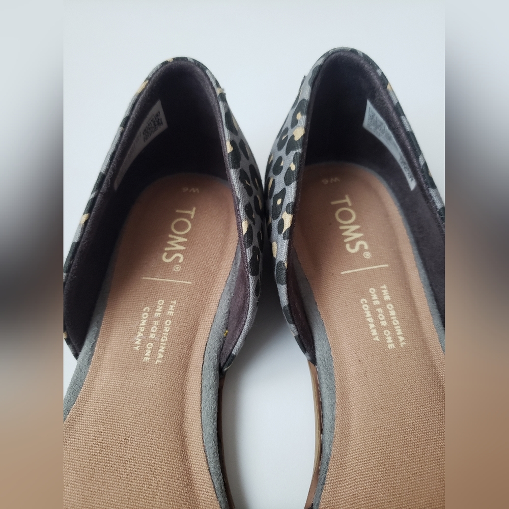 TOMS Jutti D'Orsay Leopard Loafer Flat Gray Color Size 6 - Picture 12 of 13